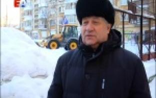 Первоуральские единороссы поработали лопатами и задействовали тяжёлую технику