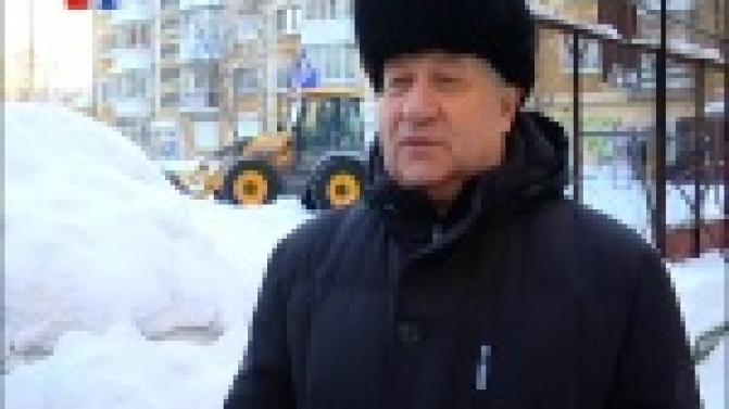 Первоуральские единороссы поработали лопатами и задействовали тяжёлую технику