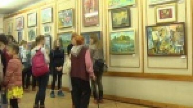 Новый творческий сезон в музее Новотрубного открылся масштабной выставкой