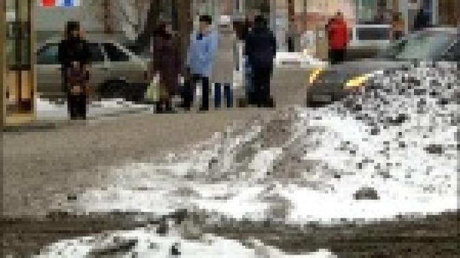 Чтобы водители забыли про снег и колеи на дорогах, специалисты МПО ЖКХ работают не покладая рук