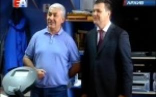 Директор хоккейного клуба "Уральский трубник" Эрим Хафизов отмечает свой день рождения