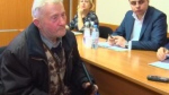 Свои проблемы первоуральцы пришли решать к депутату Законодательного собрания Алексею Дронову