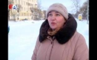 Сотрудники ГИБДД спасли первоуральскую автомобилистку от холода