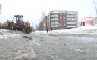 На календаре месяц декабрь, а на улице - весенние лужи