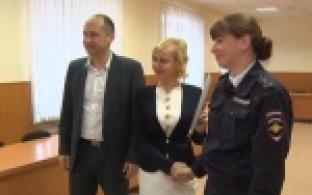 За добросовестную службу избирком наградил более 50 полицейских города