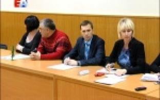 Жители Первоуральска поддержали инициативу депутатов "Единой России" о внесении изменений в городской Устав
