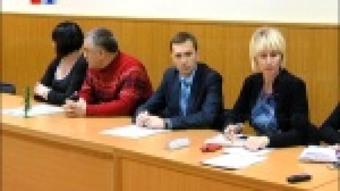 Жители Первоуральска поддержали инициативу депутатов "Единой России" о внесении изменений в городской Устав