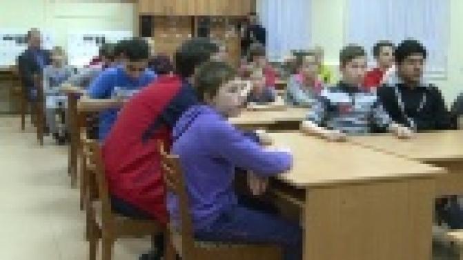 Воспитанники детского дома побывали на экскурсии в Первоуральском металлургическом колледже