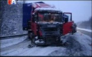 Три человека погибли в результате дорожной аварии на трассе Екатеринбург-Пермь
