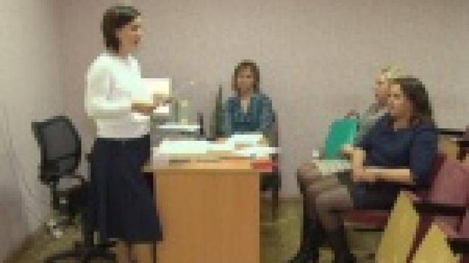 Часы работы детских садов обсудили родители дошкольников и сотрудники управления образования