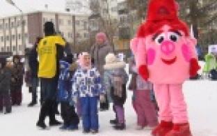Депутаты фракции "Единая Россия" совместно советом молодежи ПНТЗ провели веселые старты