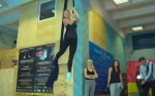 Очаровать красотой будущего мужа и дать отпор хулигану на улице