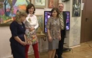 Новая художественная выставка "Линия жизни" открылась в музее истории ПНТЗ