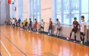 Игроки футбольного клуба "Урал" провели мастер-класс для юных воспитанников секции "Старт"