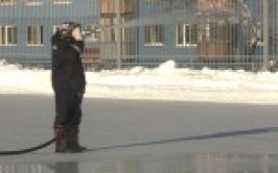 На стадионе завершается подготовка к открытию зимнего сезона