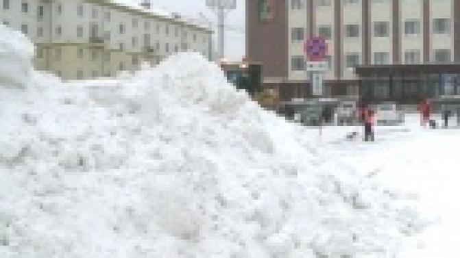 Настоящая стихия накрыла Средний Урал, город утонул в снегу