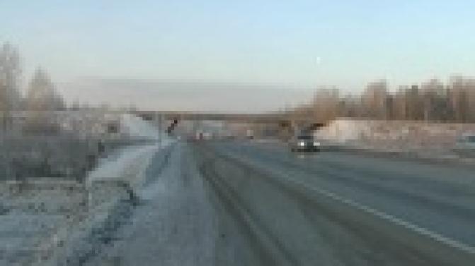 Молодой мужчина погиб в ДТП, врезавшись на своей легковушке в бетонный блок