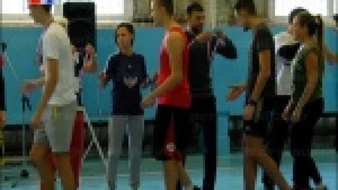 Показали не только как умеют играть в баскетбол, но и насколько хорошо знают о спортивных достижениях России