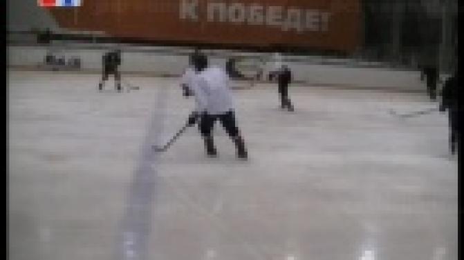 Могут не только контролировать осужденных, но и мастерски забивать голы