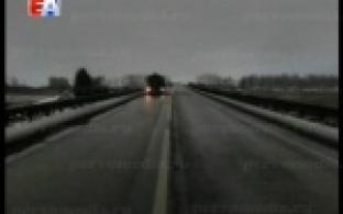 Полицейские просят автомобилистов сообщать о тех, кто гуляет по проезжей части в темное время суток