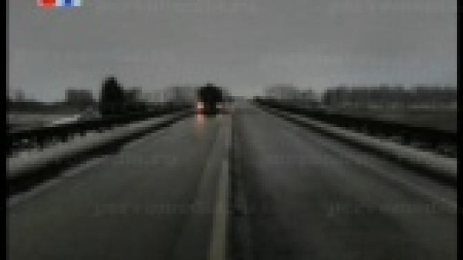 Полицейские просят автомобилистов сообщать о тех, кто гуляет по проезжей части в темное время суток