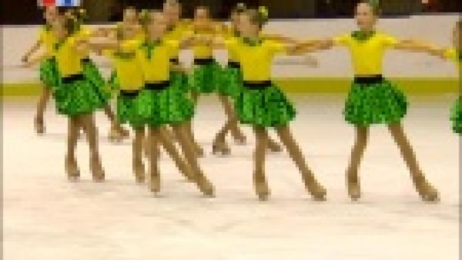 Первоуральские фигуристки представят наш город на Всероссийских соревнованиях по синхронному катанию