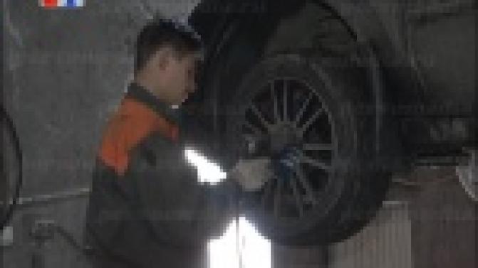 Снег и первый гололед застали врасплох первоуральских автомобилистов