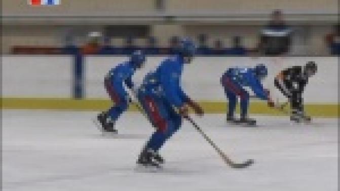 Юношеская команда из Первоуральска завоевала бронзу на первенстве России по хоккею с мячом