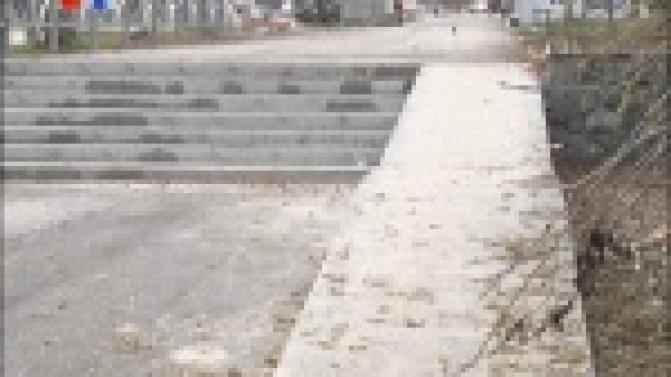 На улице Ленина продолжается реконструкция опасных спусков