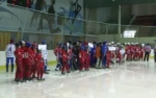 После долгих лет перерыва в Первоуральске стартовал Всероссийский турнир по мини-хоккею среди юношей