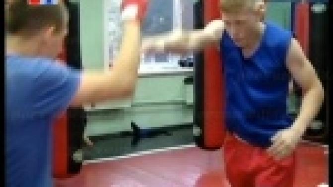 Первоуральский боксер Марк Урванов готовится к бою за титул чемпиона WBO youth inter-continental