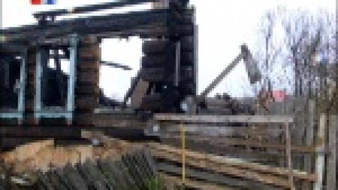 Жаркими выдались выходные у пожарных Первоуральска