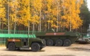 Для влюбленных - аллея, для детворы - танки