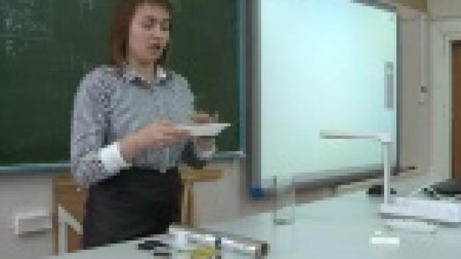 Одни отдали педагогическому труду десятки лет жизни, другие только-только спупили на этот непростой профессиональный путь