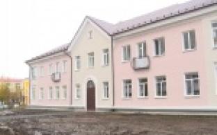 Обновленный фасад, светлые кабинеты и современная мебель