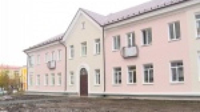 Обновленный фасад, светлые кабинеты и современная мебель