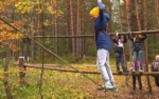 Больше 400 педагогов вышли на "маршрут выживания"