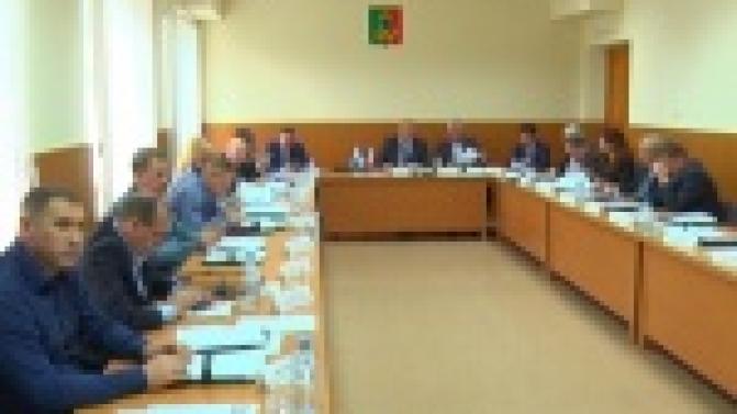 На заседании городской Думы депутаты единогласно выбрали того, кто сменит Алексея Дронова, избранного в областной парламент