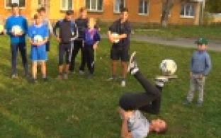 Хэдстол и некстол - не ругательные слова, это названия элементов в футболном фристайле