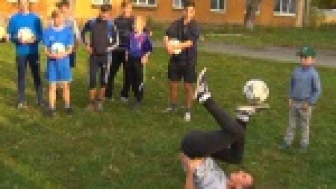 Хэдстол и некстол - не ругательные слова, это названия элементов в футболном фристайле