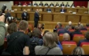 Губернатор Cвердловской области вручил удостоверения вновь избранным депутатам Законодательного собрания