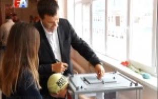 Участие в выборах приняли и представители политических партий, а также кандидаты в депутаты