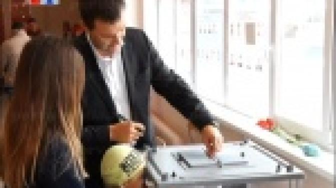 Участие в выборах приняли и представители политических партий, а также кандидаты в депутаты