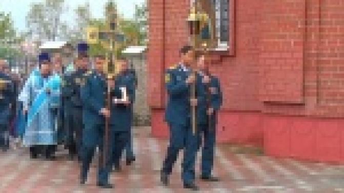 Огнеборцы Первоуральска направились в церковь, но не с профессиональной миссией, а чтобы заручится поддержкой святых