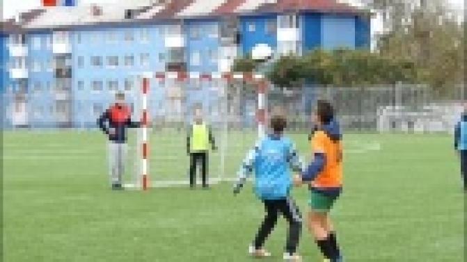 Стадион Уральский трубник наполнился детским смехом и спортивным азартом