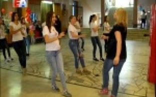 Претендентки на титул королевы красоты приняли участие в танцевальном шоу