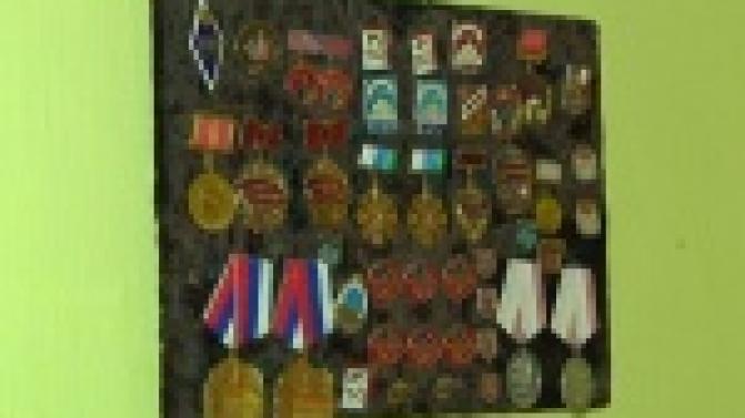 Народные избранники и новотрубники поздравляют бывших работников завода с днём пенсионера