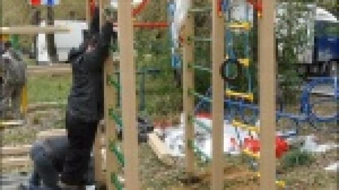 В одном из дворов Первоуральска появился игровой комплекс, который установили по инициативе депутатов и новотрубников