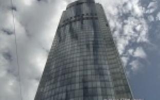 52 этажа за 5 минут преодолел спортсмен из Первоуральска