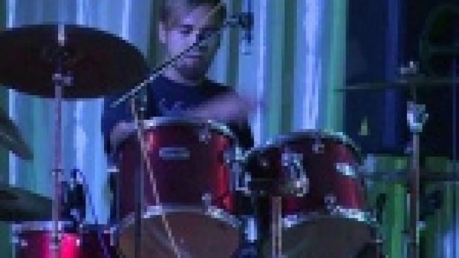 Перепели "Металлику", "Битлз" и других известных исполнителей